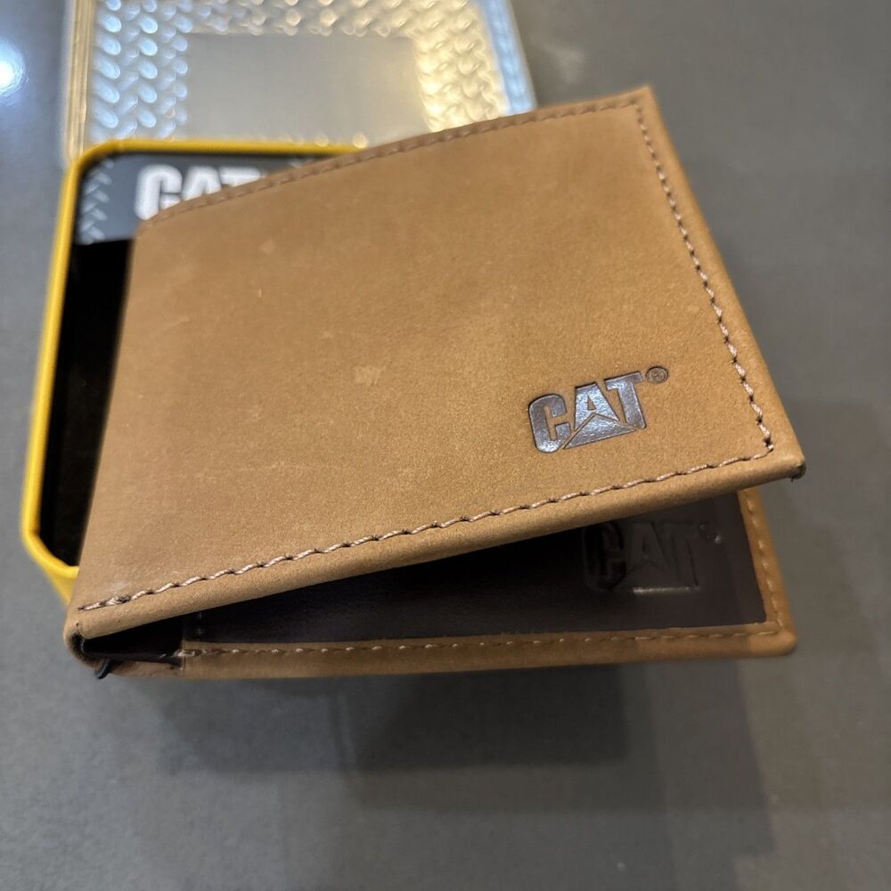 CAT Caterpillar Single BiFold Leather RFID Wallet  Embossed Logo Tan W/ Gift Tin - Picture 6 of 11